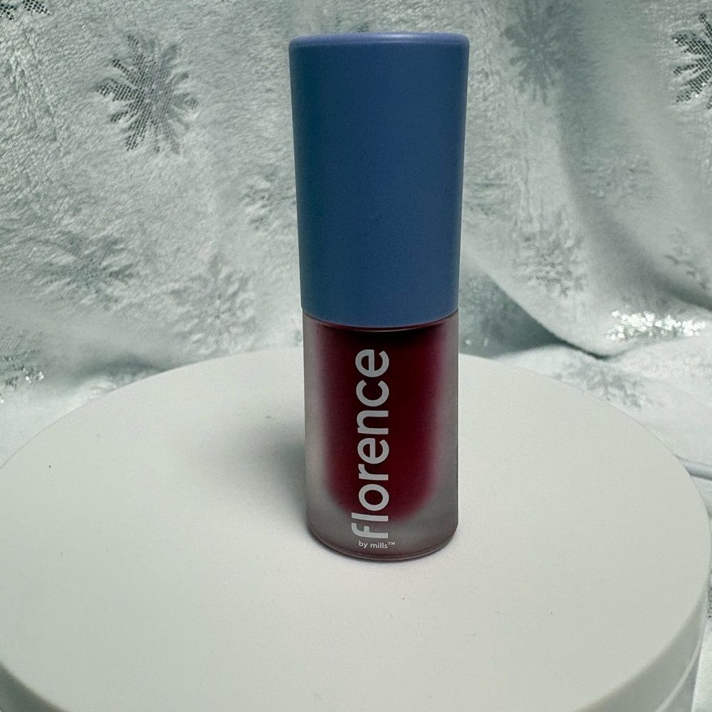 Florence by Mills Be A VIP Velvet liquid lipstick in We Stan